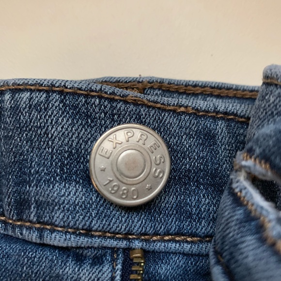 Express Jean shorts with embroidery  size 4 - Picture 6 of 14